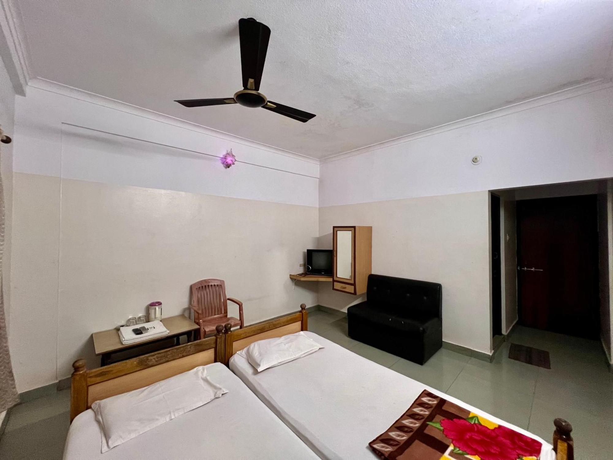 Sai Sagar Hotel Manipal Exterior photo